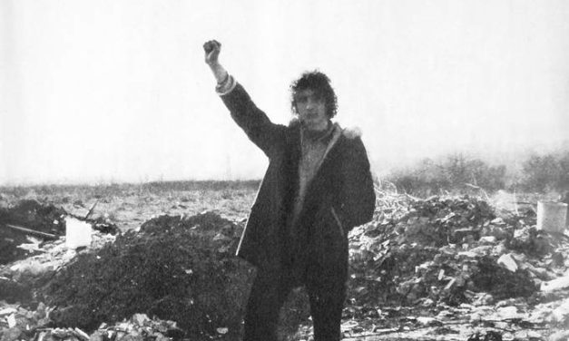 In passato nelle scritte sui muri si poteva leggere anche qualche