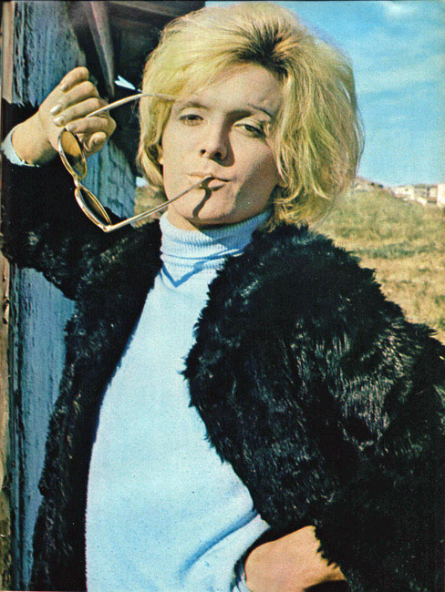 Patemi di lei nell’essere bella, patemi di lui nel farsi bella